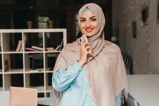 Embrace Elegance: The Timeless Beauty & Meaning Behind the Hijab
